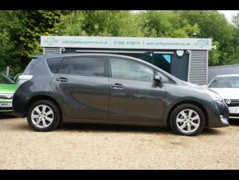 Used Toyota Verso 2015 for sale - 74855252: Photo