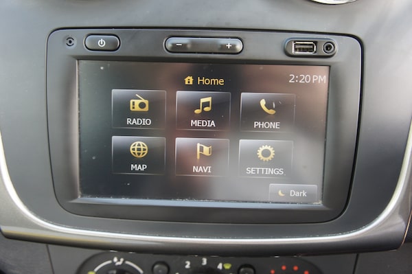 Used Dacia Sandero Stepway 2013 for sale - 76143451: Photo 11