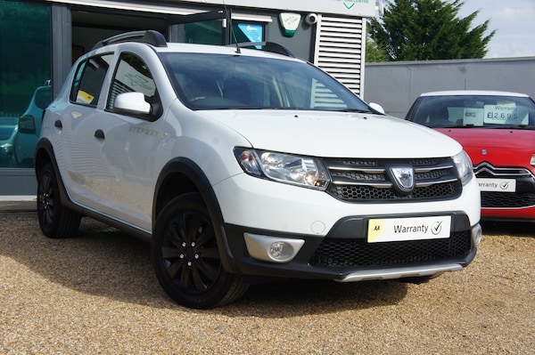 Used Dacia Sandero Stepway 2013 for sale - 76143451: Photo 2