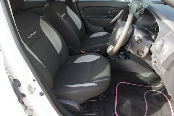 Used Dacia Sandero Stepway 2013 for sale - 76143451: Photo 8