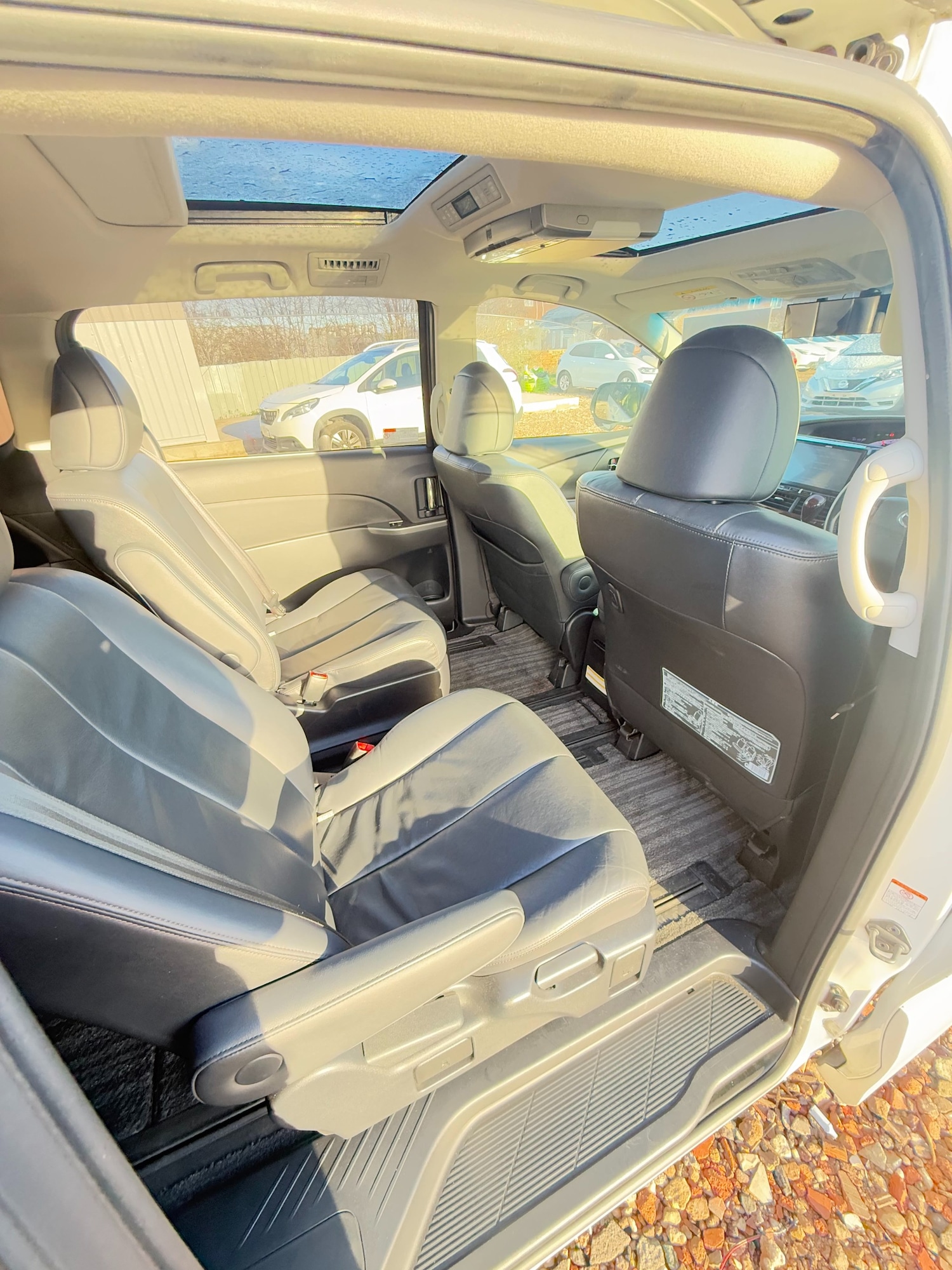 Used Toyota Estima 2025 for sale - 77206947: Photo 8