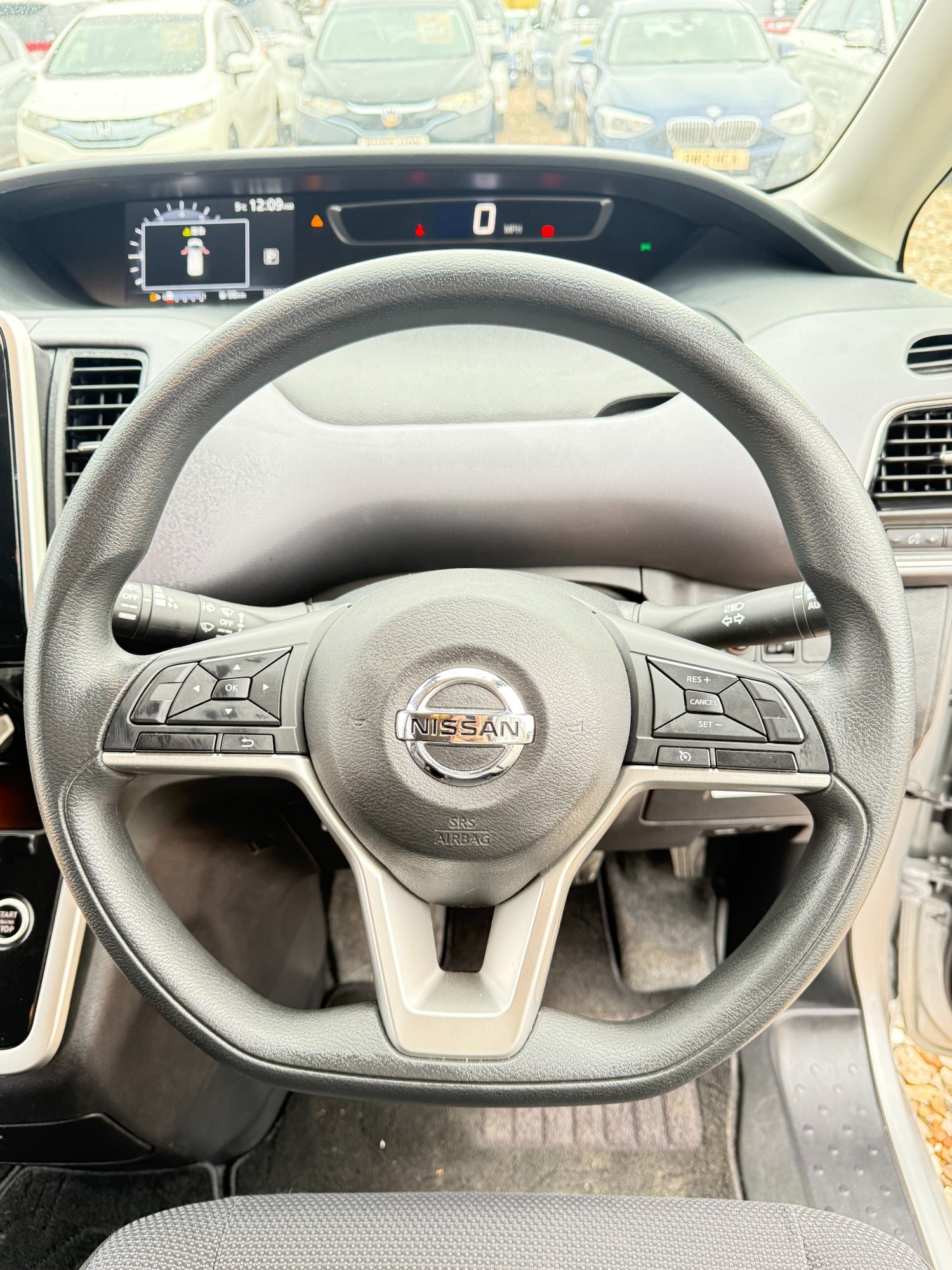 Used Nissan Serena 2019 for sale - 77100598: Photo 8