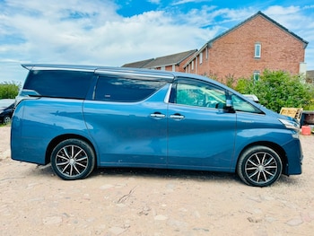 Used Toyota Vellfire 2015 for sale - 79127230: Photo