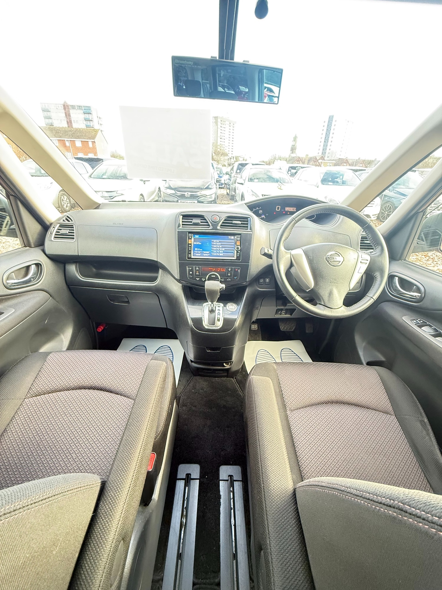 Used Nissan Serena 2012 for sale - 77236979: Photo 4