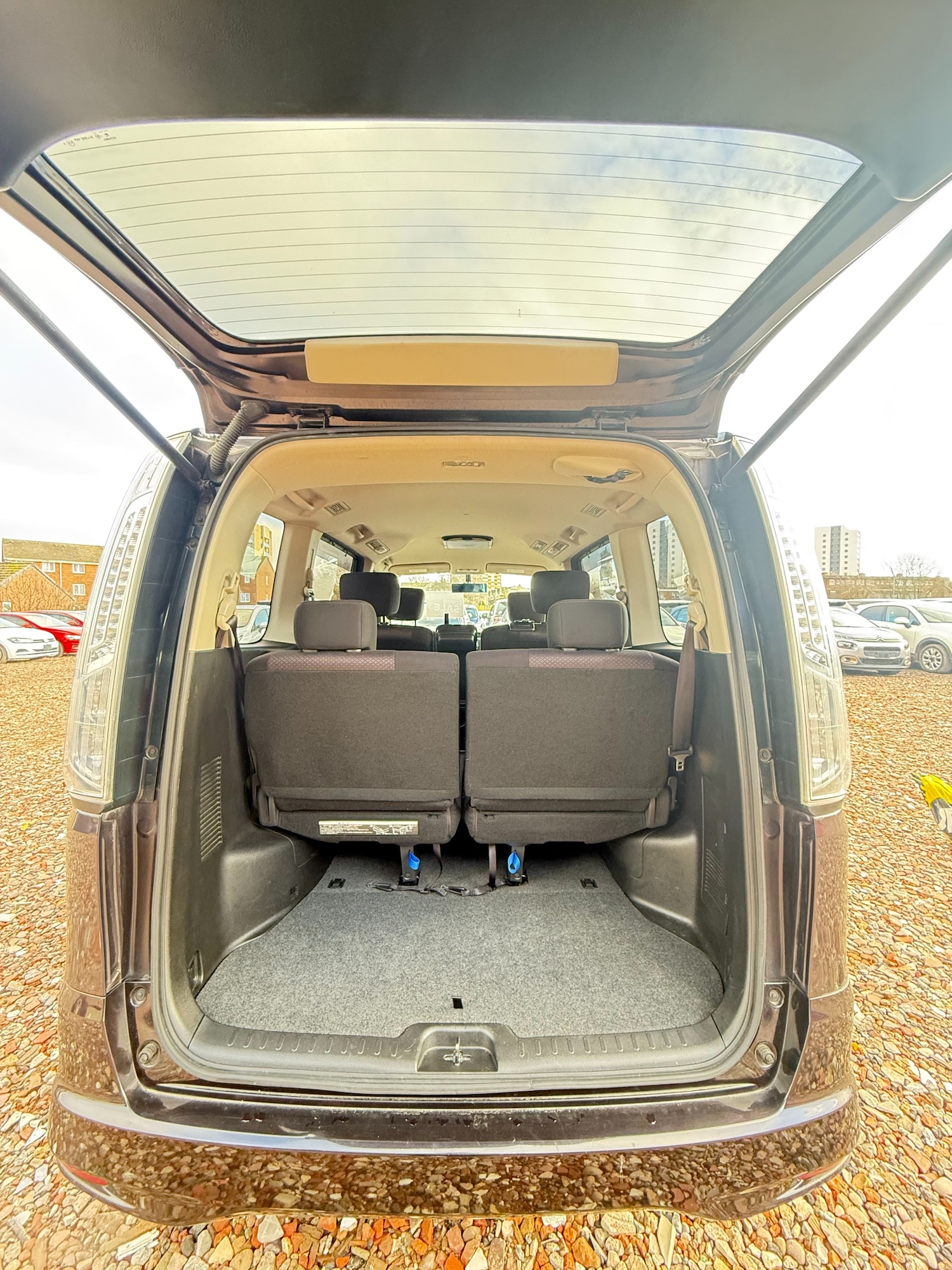 Used Nissan Serena 2012 for sale - 77236979: Photo 5