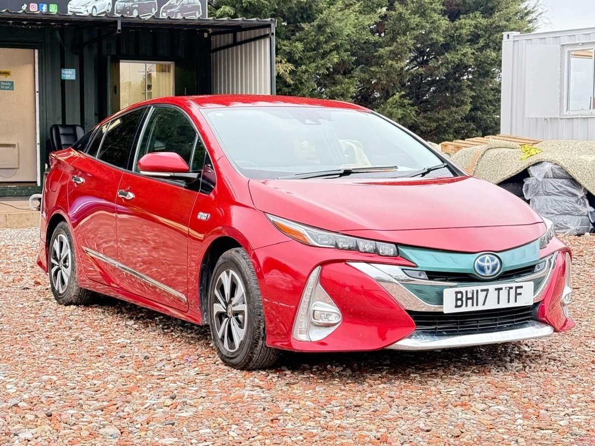 Used Toyota Prius 2017 for sale - 78107015: Photo 2