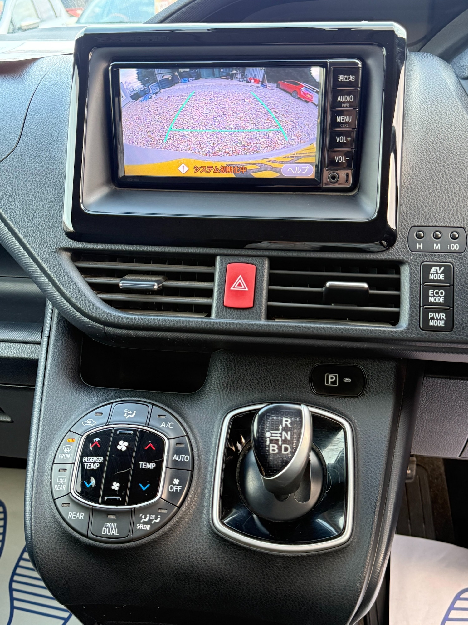 Used Toyota Noah 2017 for sale - 77687262: Photo 12