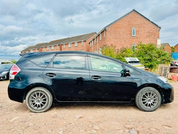 Used Toyota Prius+ 2015 for sale - 79368754: Photo