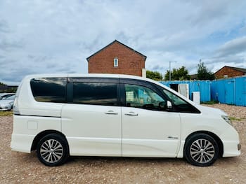 Used Nissan Serena 2015 for sale - 79732125: Photo