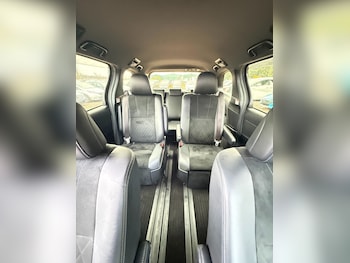Used Toyota Estima 2018 for sale - 77336365: Photo