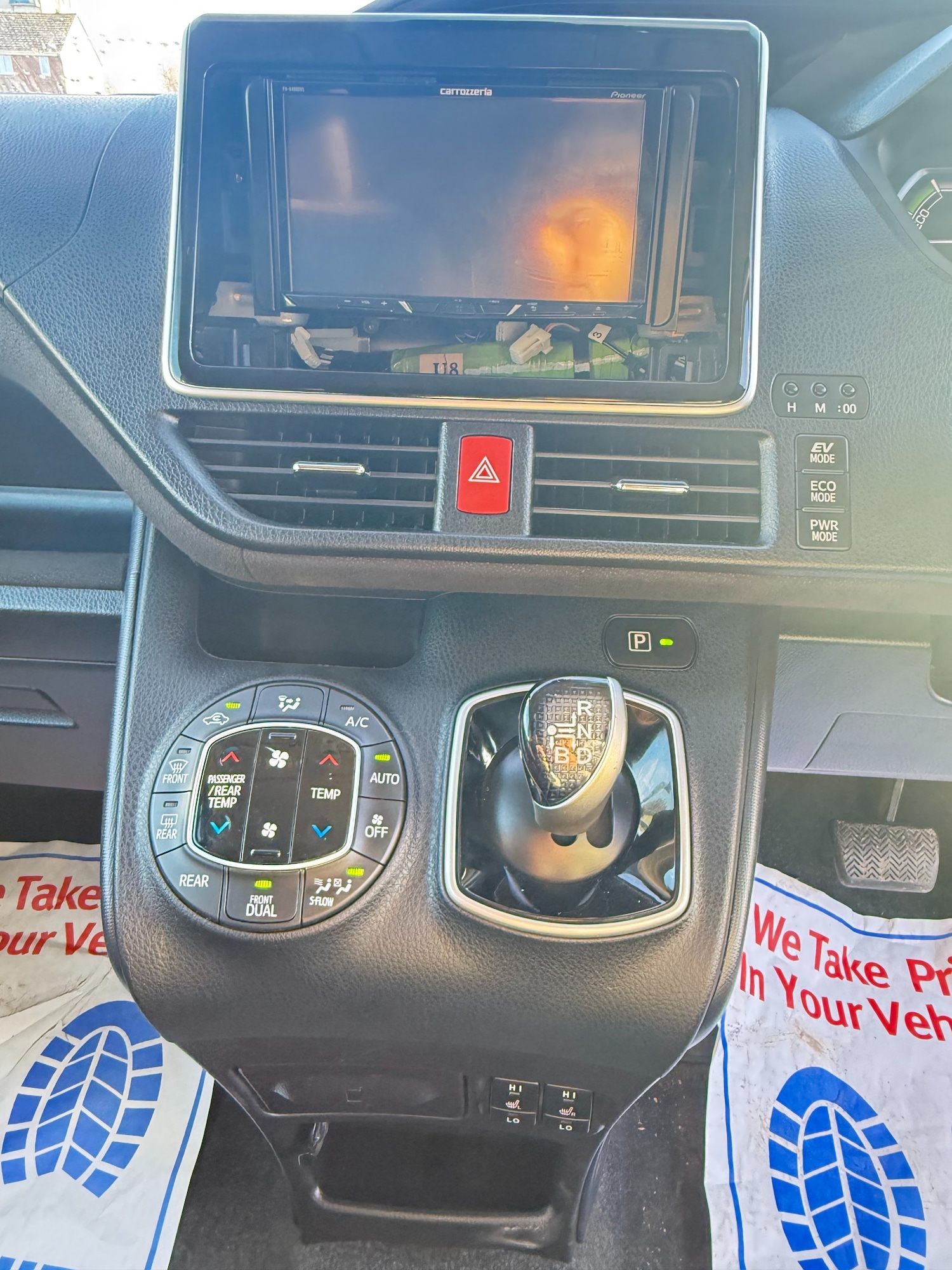 Used Toyota Voxy 2016 for sale - 77171335: Photo 13