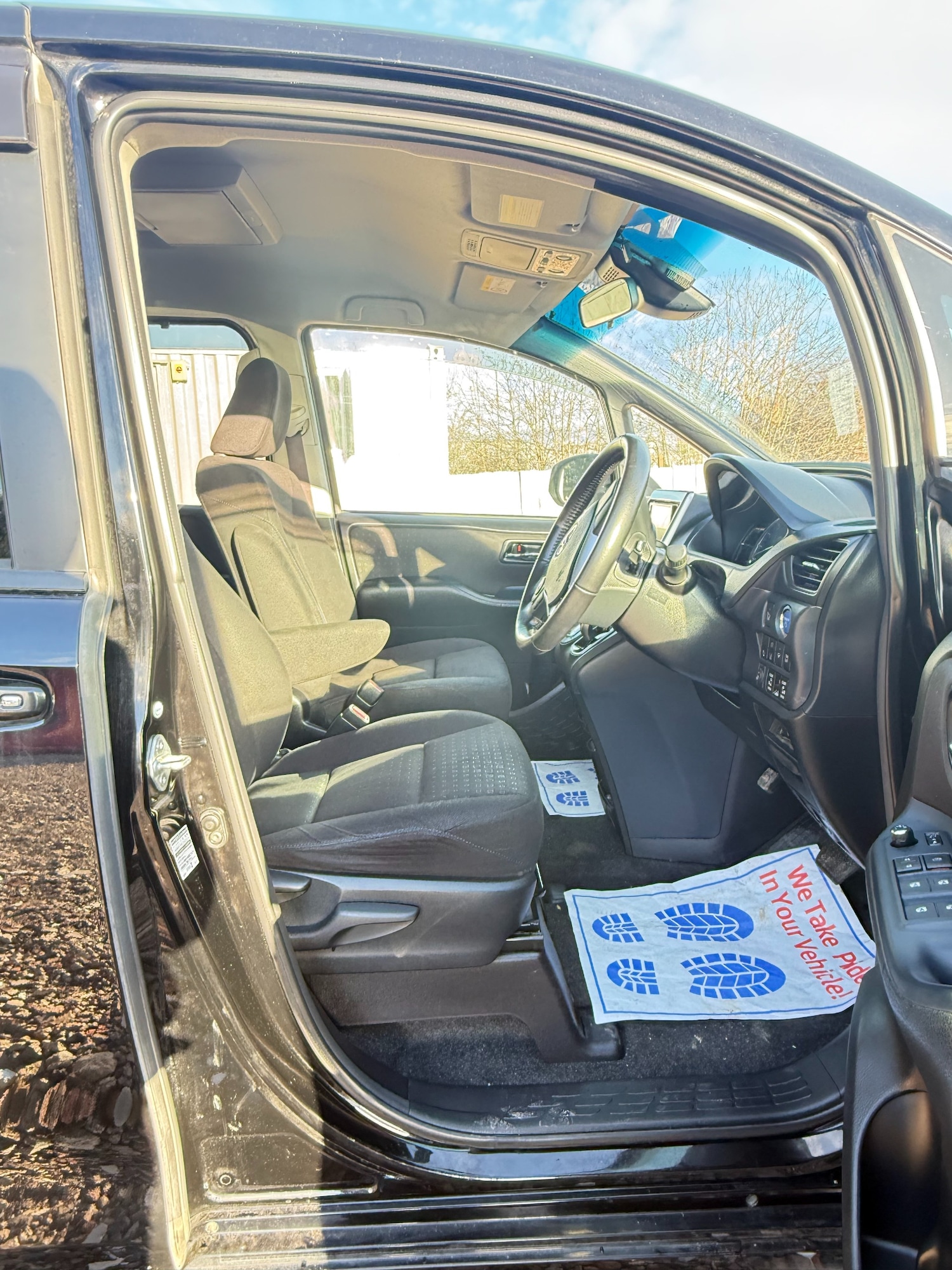 Used Toyota Voxy 2016 for sale - 77171335: Photo 4