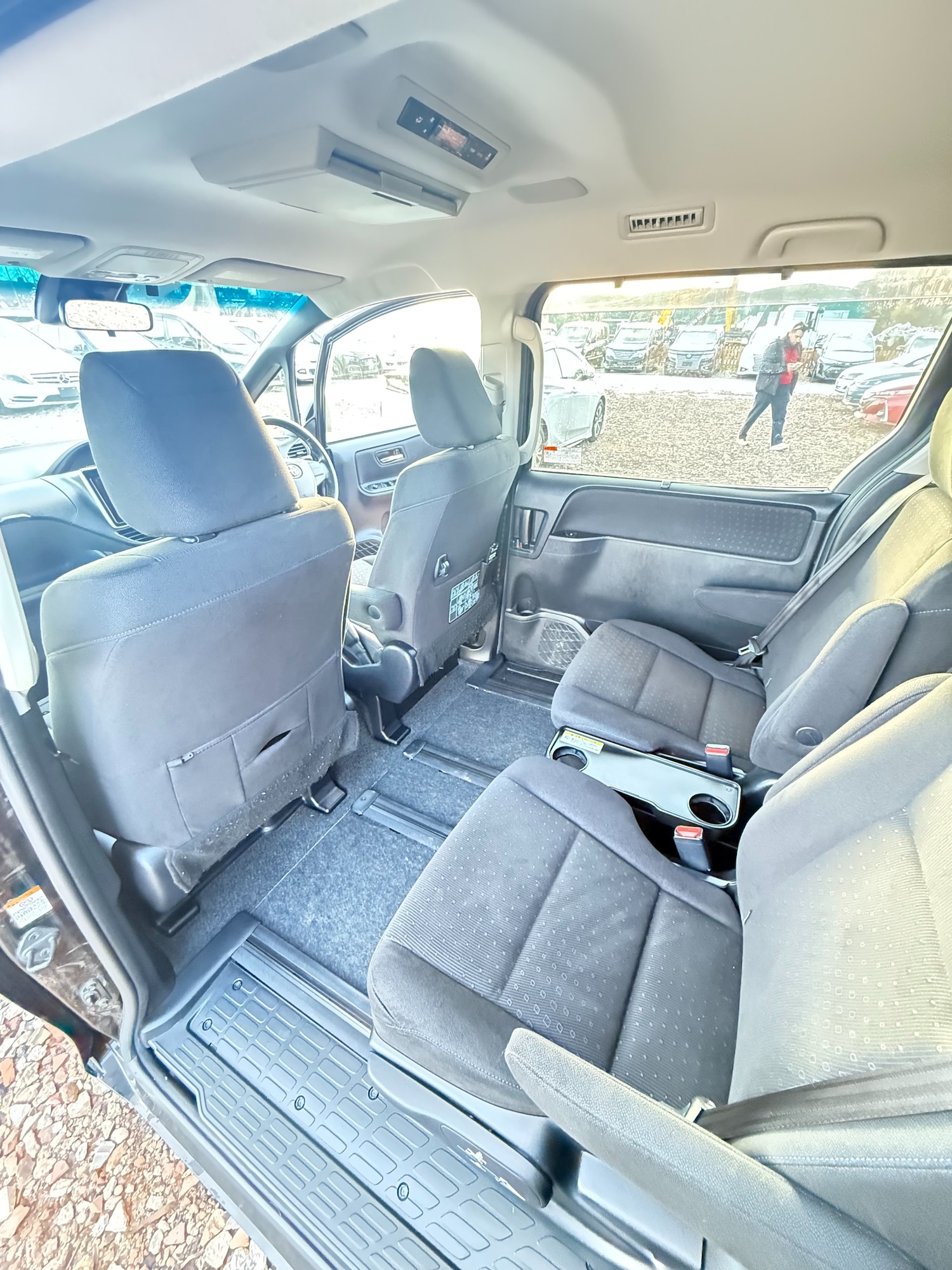 Used Toyota Voxy 2016 for sale - 77171335: Photo 8