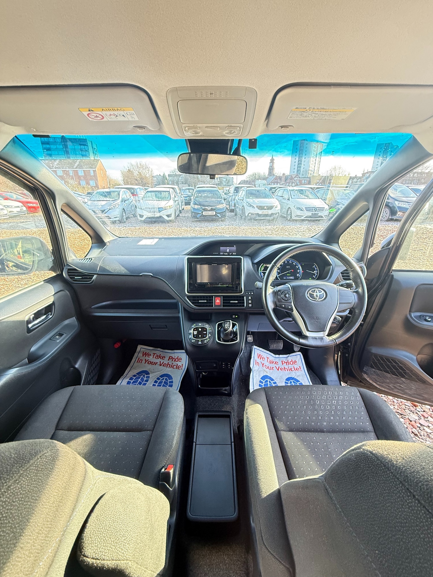 Used Toyota Voxy 2016 for sale - 77171335: Photo 9