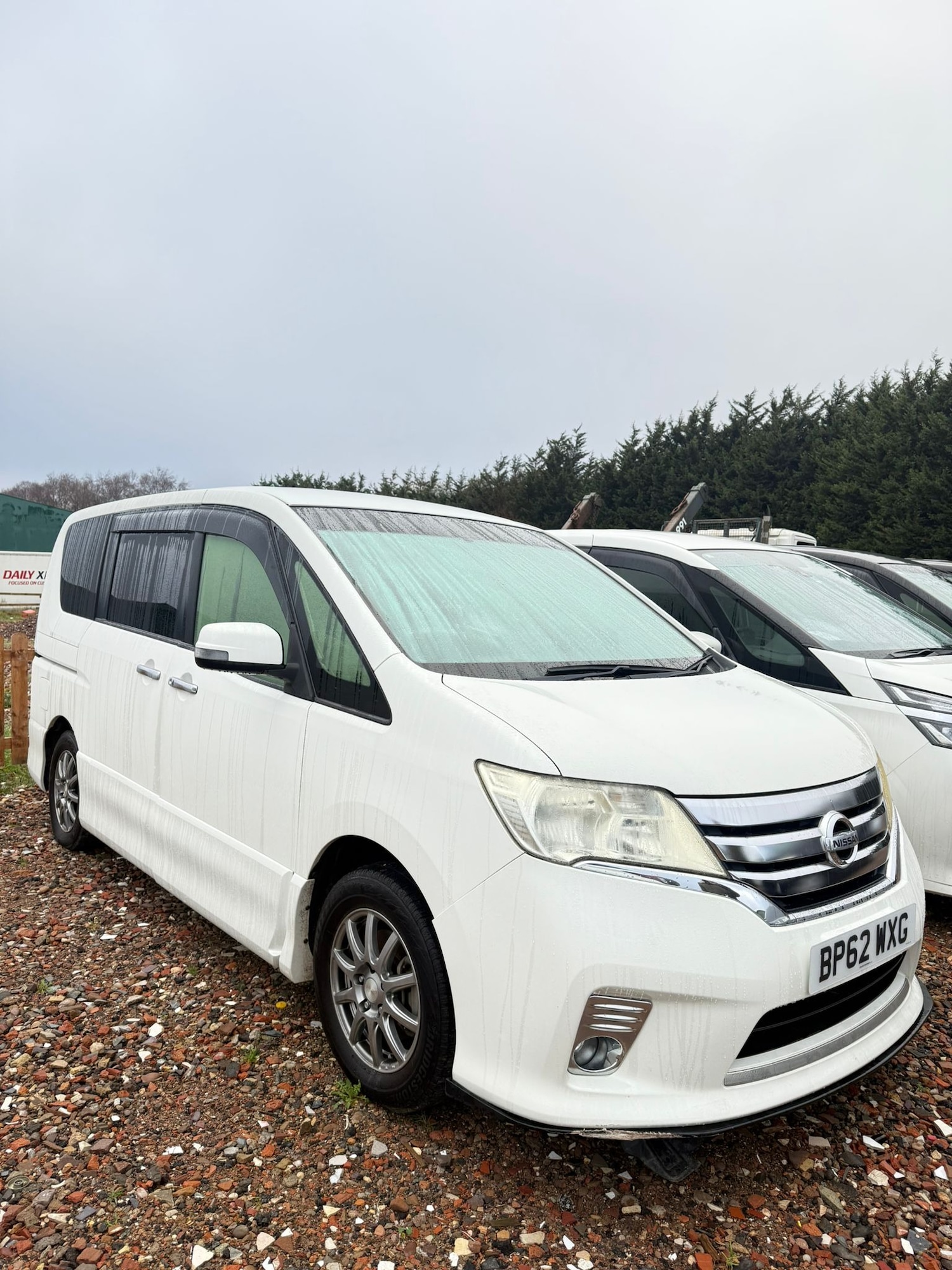 Used Nissan Serena 2013 for sale - 77100573: Photo 2
