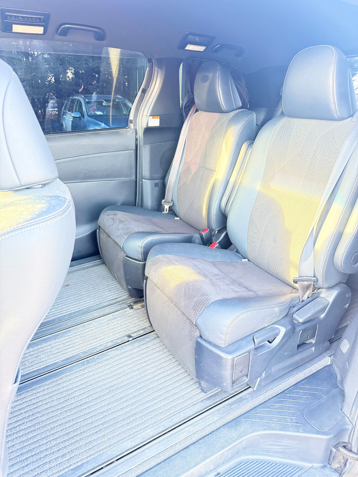 Used Toyota Estima 2017 for sale - 77661886: Photo 11