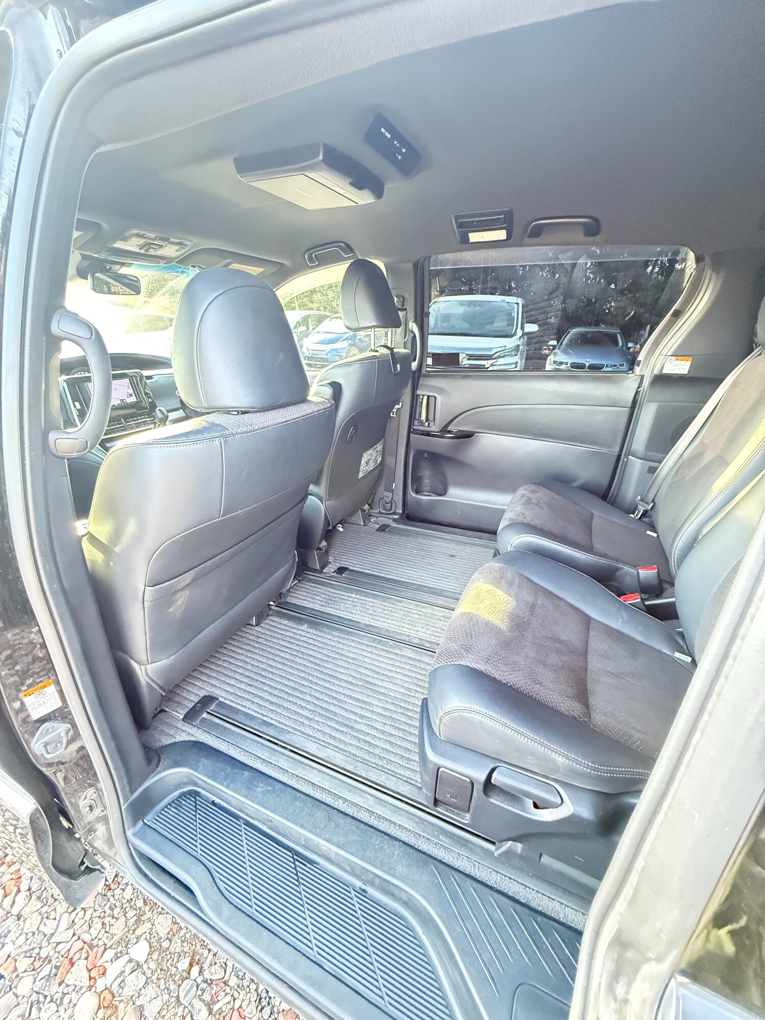 Used Toyota Estima 2017 for sale - 77661886: Photo 12