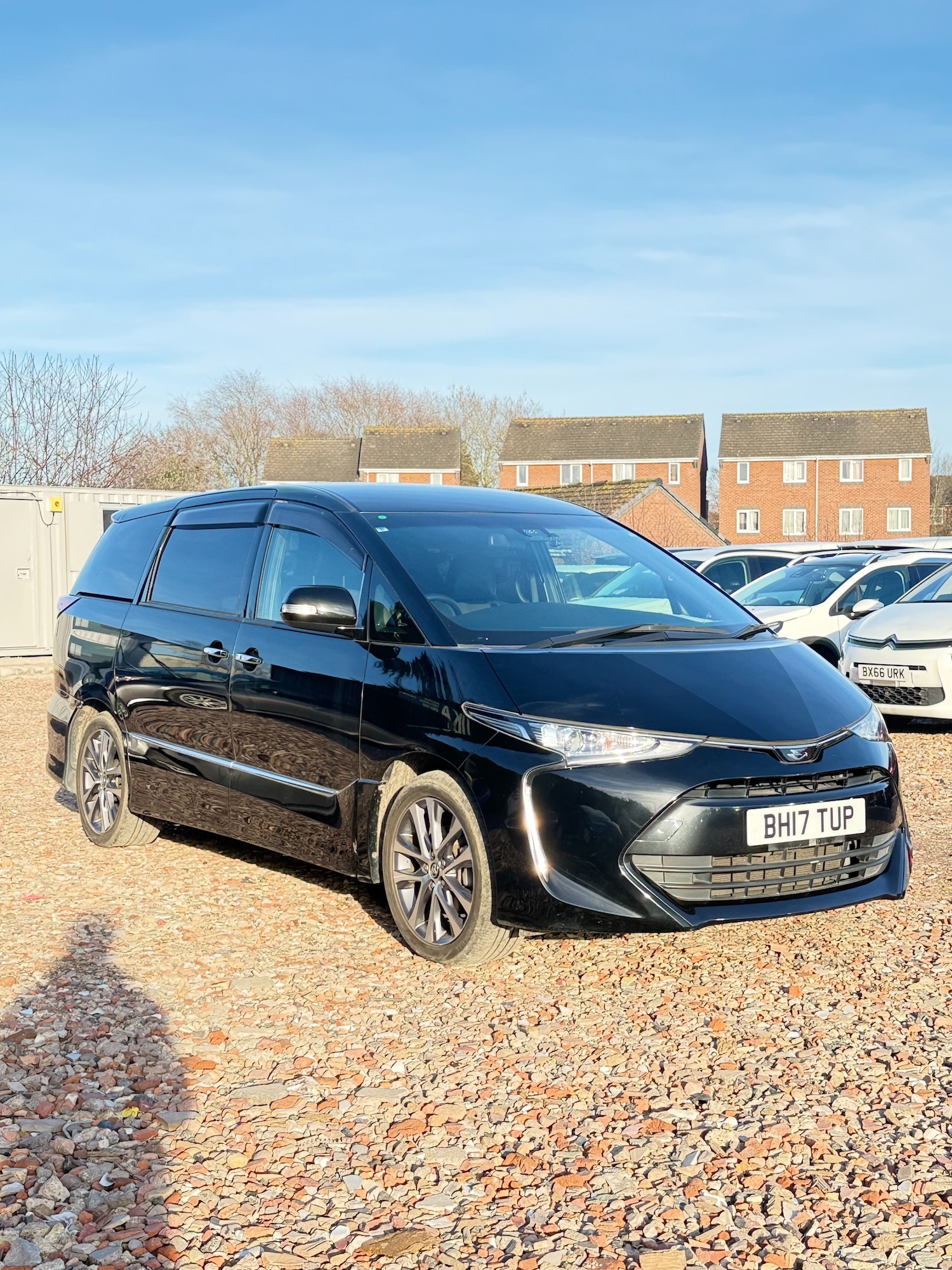 Used Toyota Estima 2017 for sale - 77661886: Photo 2