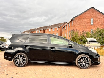 Used Toyota Prius+ 2011 for sale - 79113856: Photo