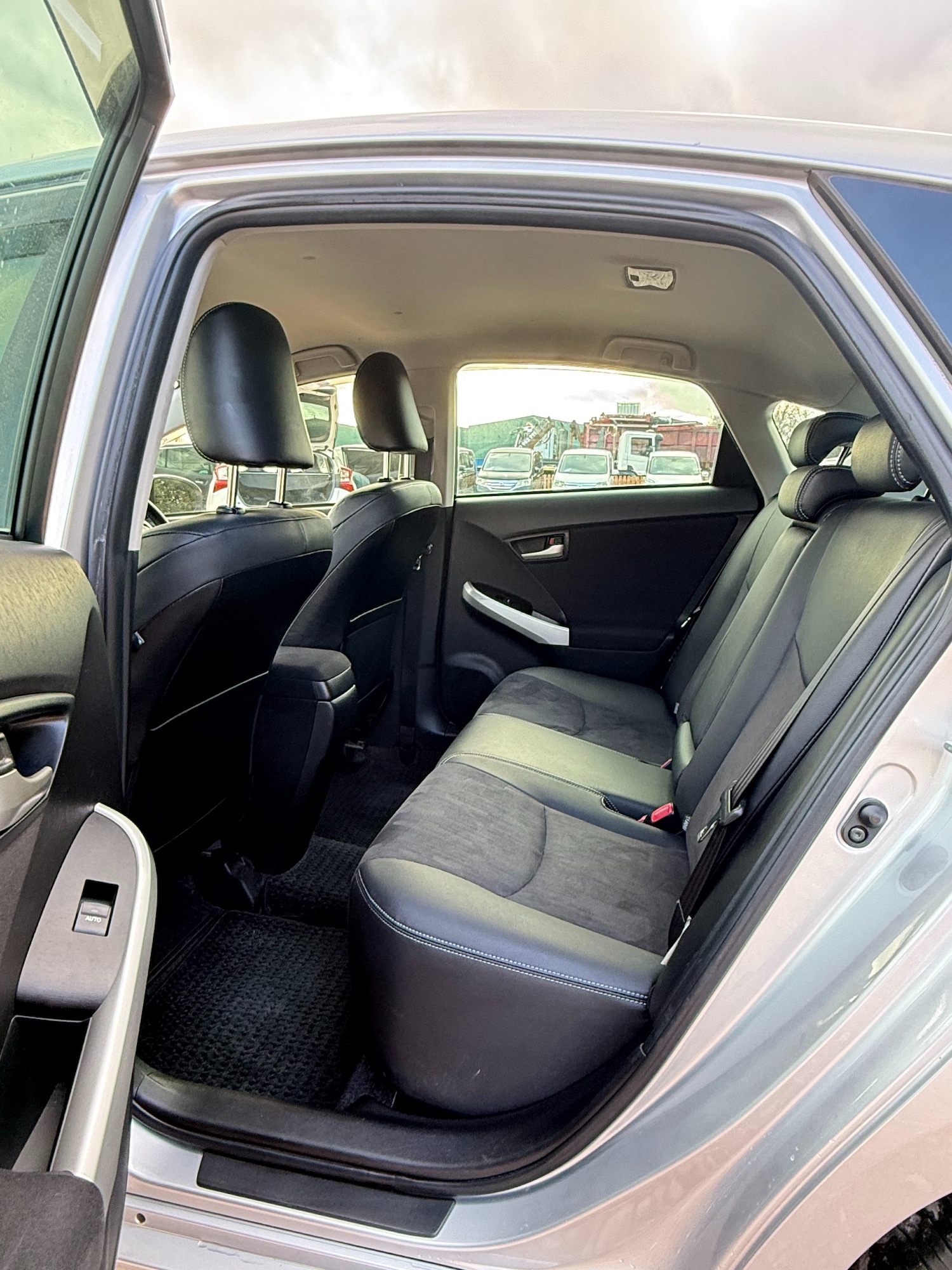 Used Toyota Prius 2013 for sale - 77675781: Photo 12