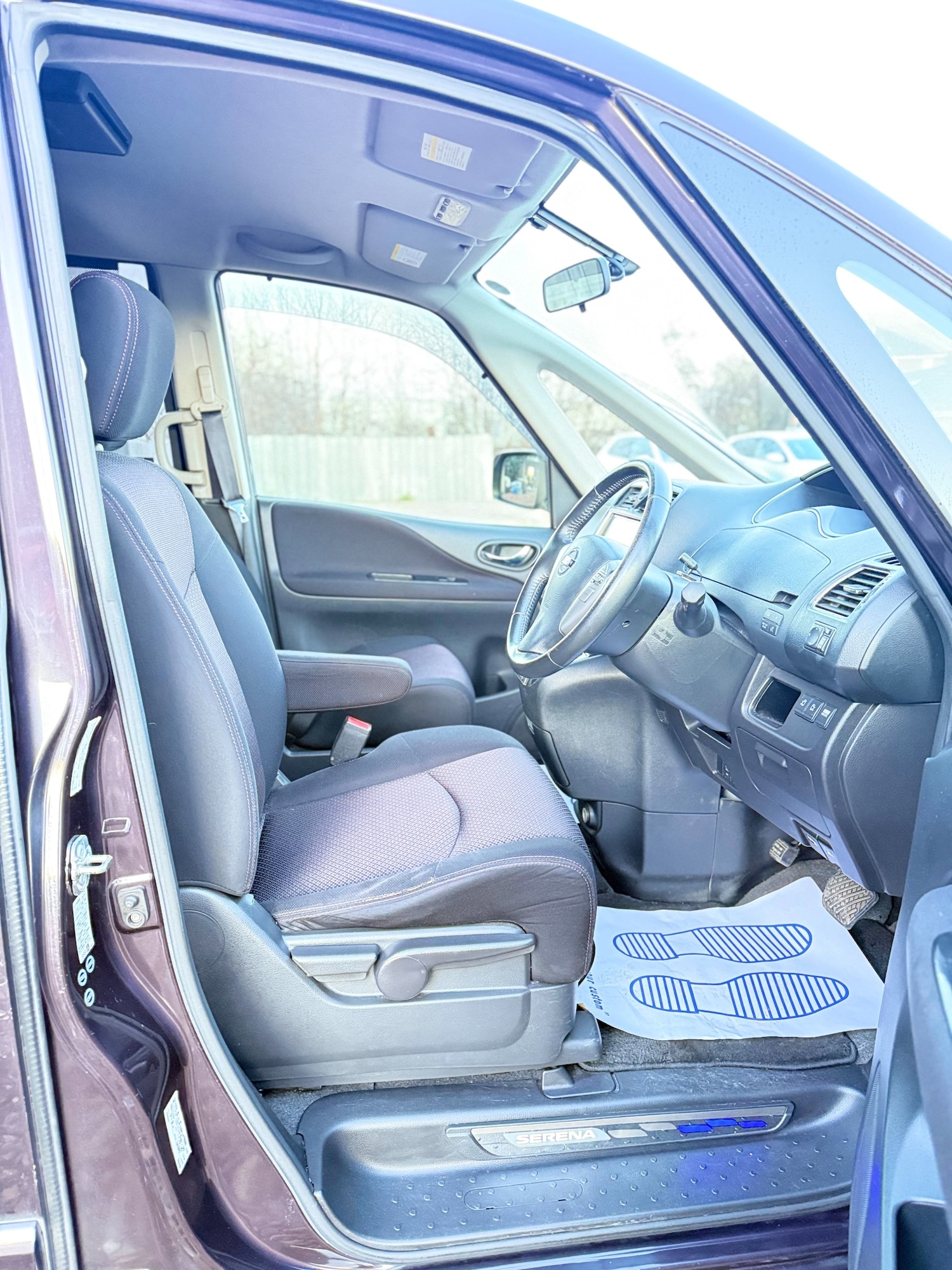 Used Nissan Serena 2013 for sale - 77237000: Photo 12