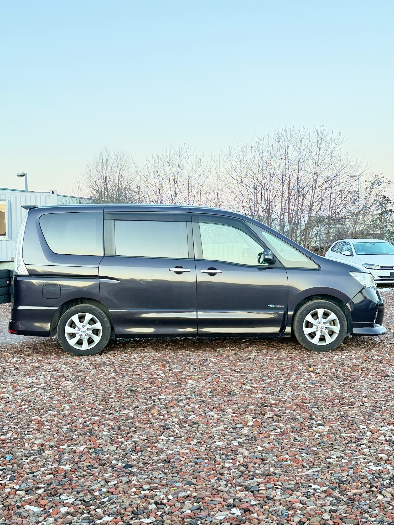 Used Nissan Serena 2013 for sale - 77237000: Photo 2