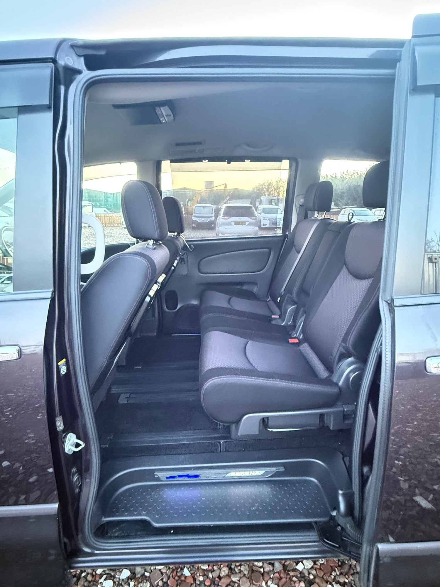 Used Nissan Serena 2013 for sale - 77237000: Photo 6