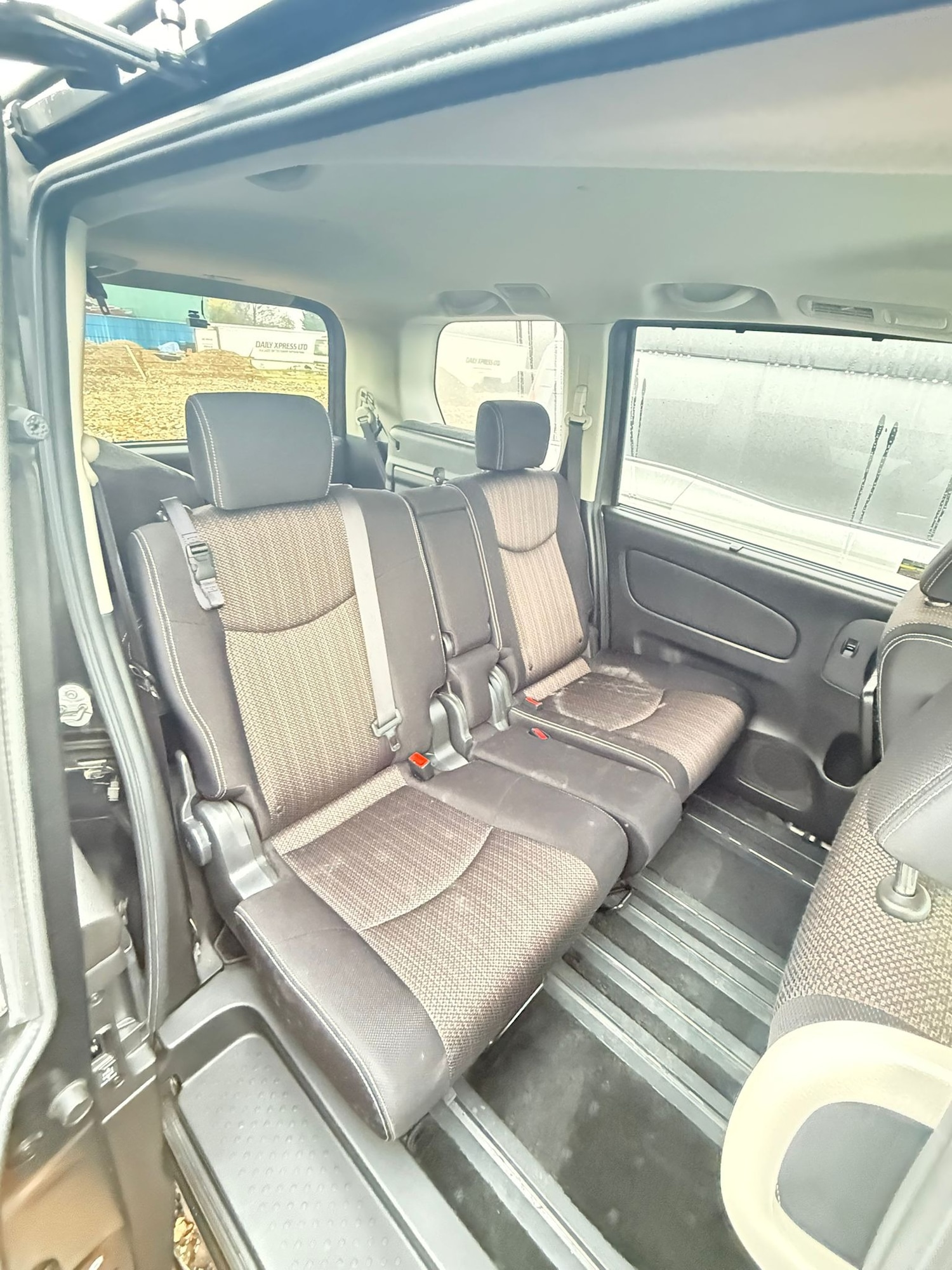 Used Nissan Serena 2014 for sale - 77100577: Photo 6