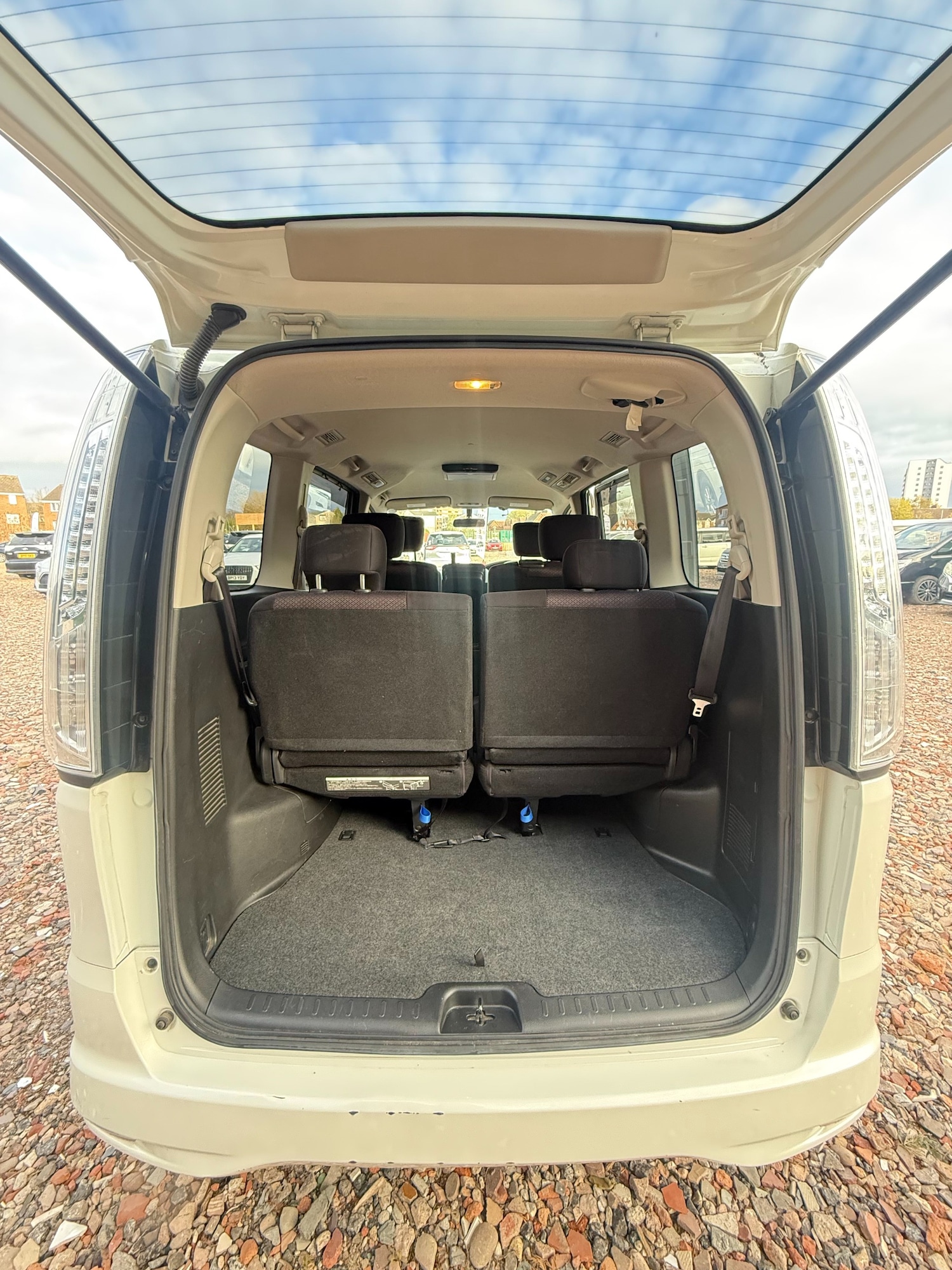 Used Nissan Serena 2013 for sale - 78121368: Photo 11