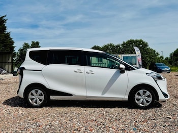 Used Toyota Sienta 2020 for sale - 78764540: Photo