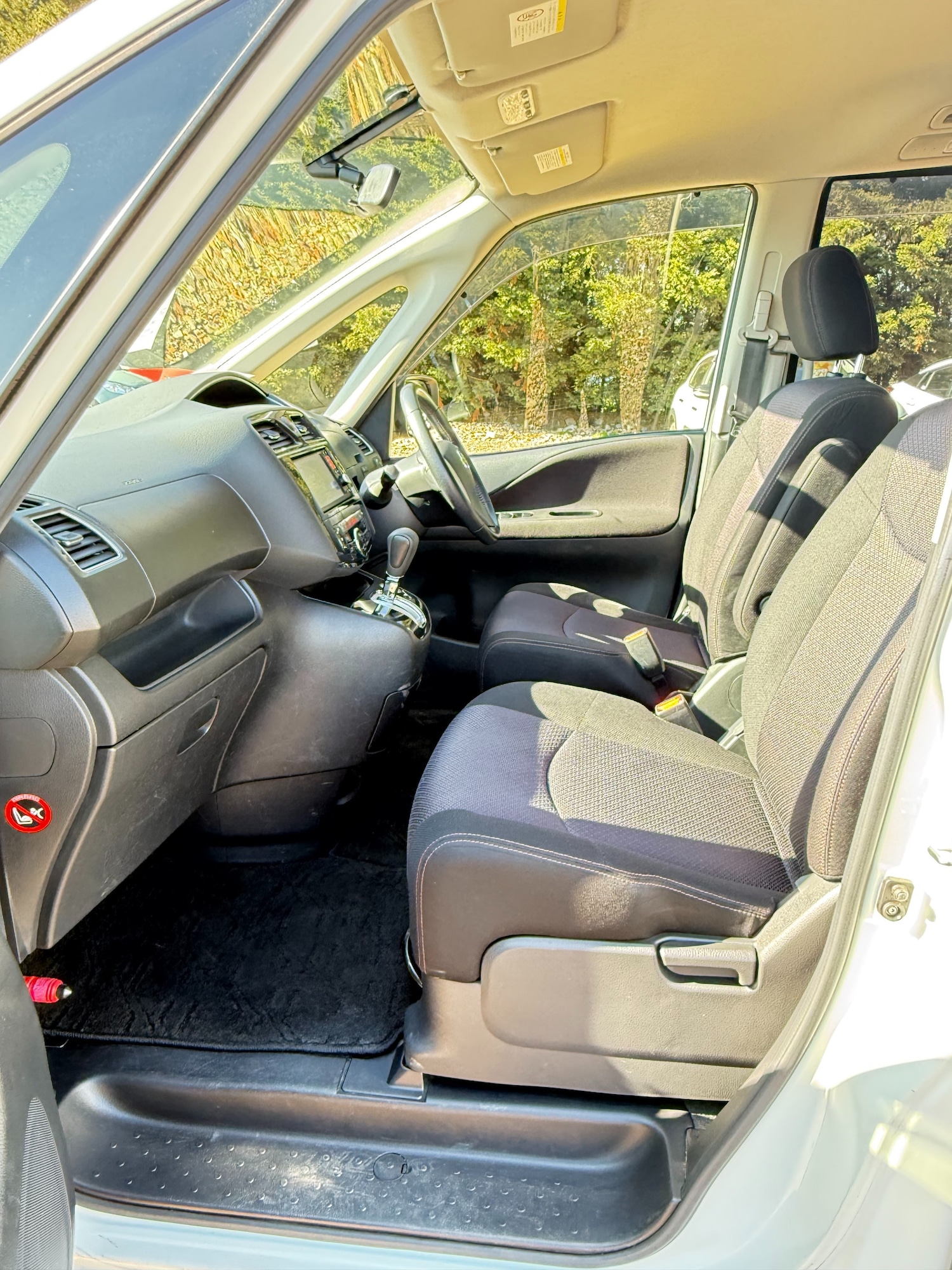 Used Nissan Serena 2026 for sale - 77997777: Photo 10