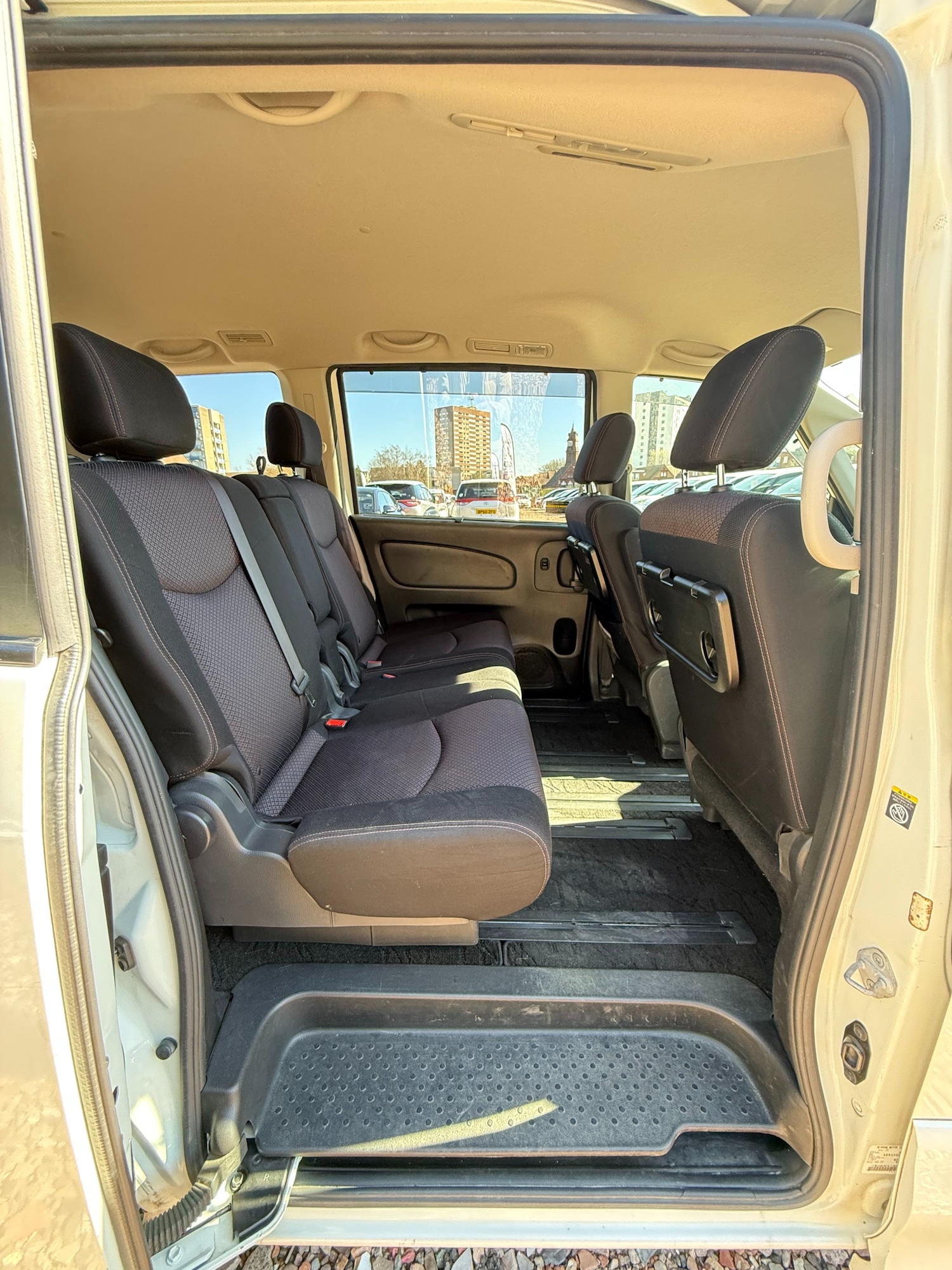 Used Nissan Serena 2026 for sale - 77997777: Photo 16