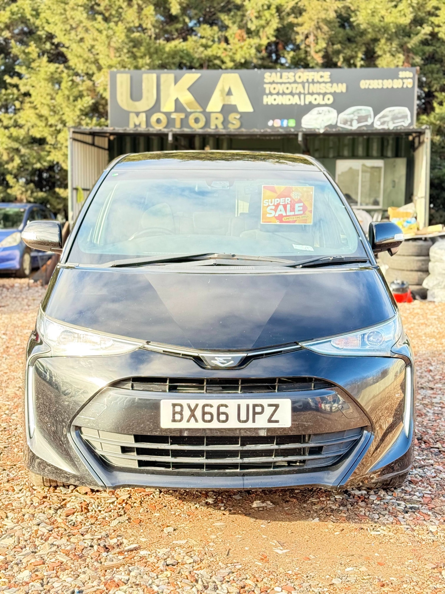 Used Toyota Estima 2016 for sale - 77236972: Photo 2