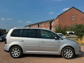 Used Volkswagen Touran 2010 for sale - 79165982: Photo