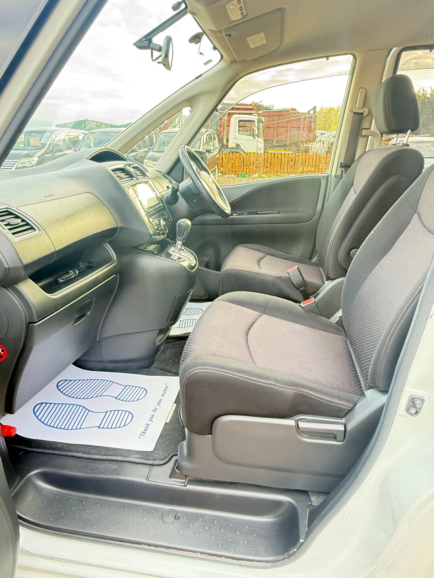 Used Nissan Serena 2026 for sale - 78121210: Photo 15