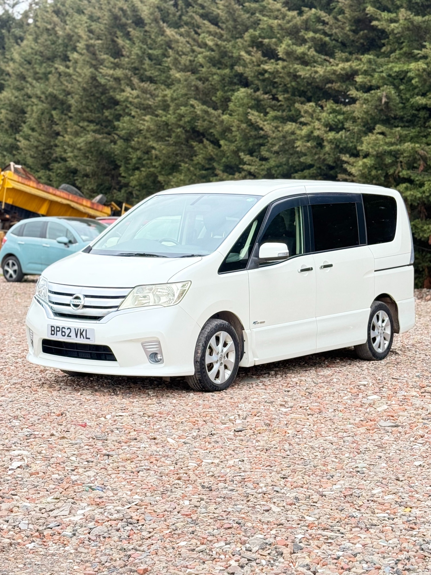 Used Nissan Serena 2026 for sale - 78121210: Photo 2