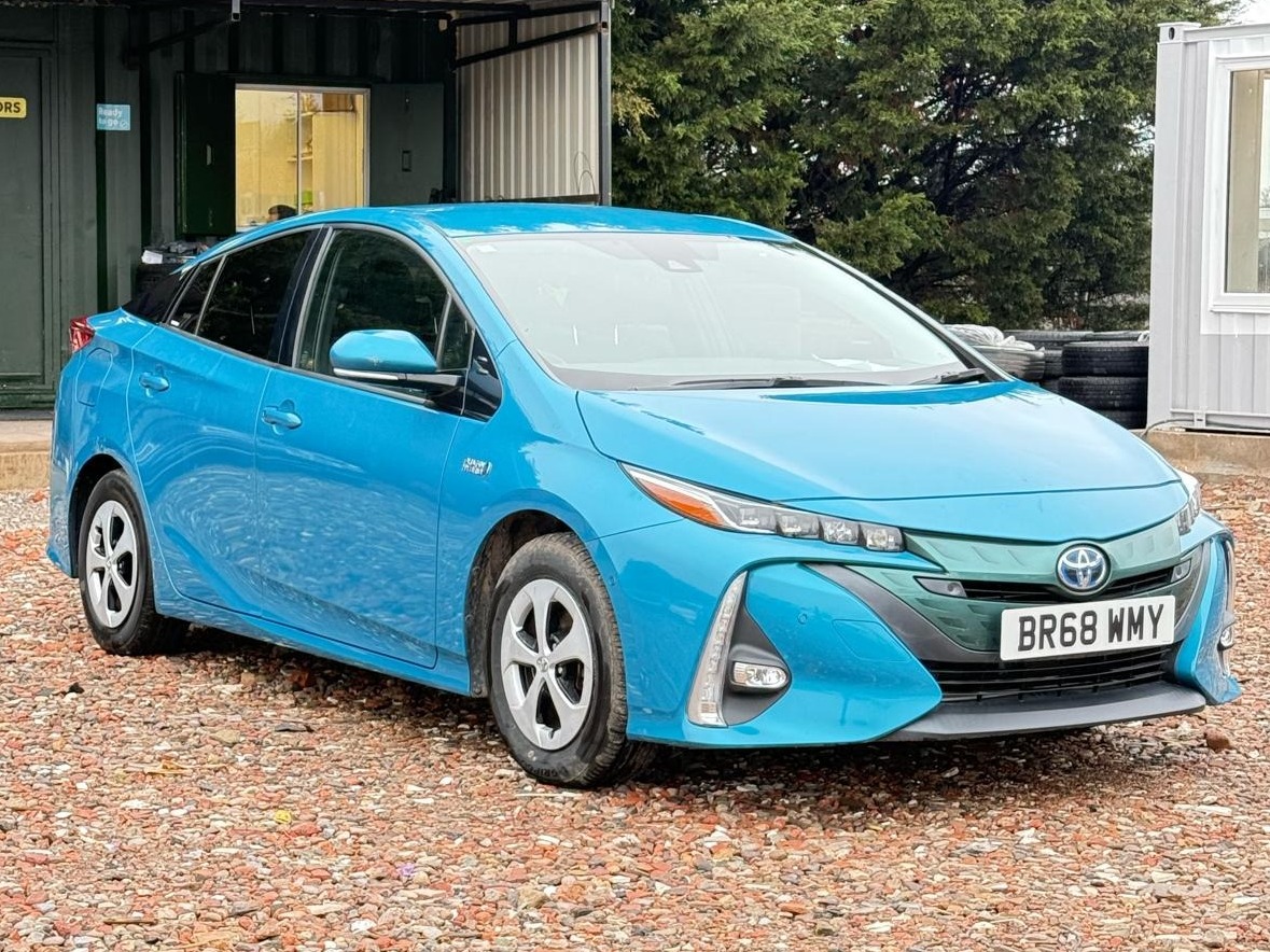 Used Toyota Prius 2019 for sale - 78106979: Photo 2