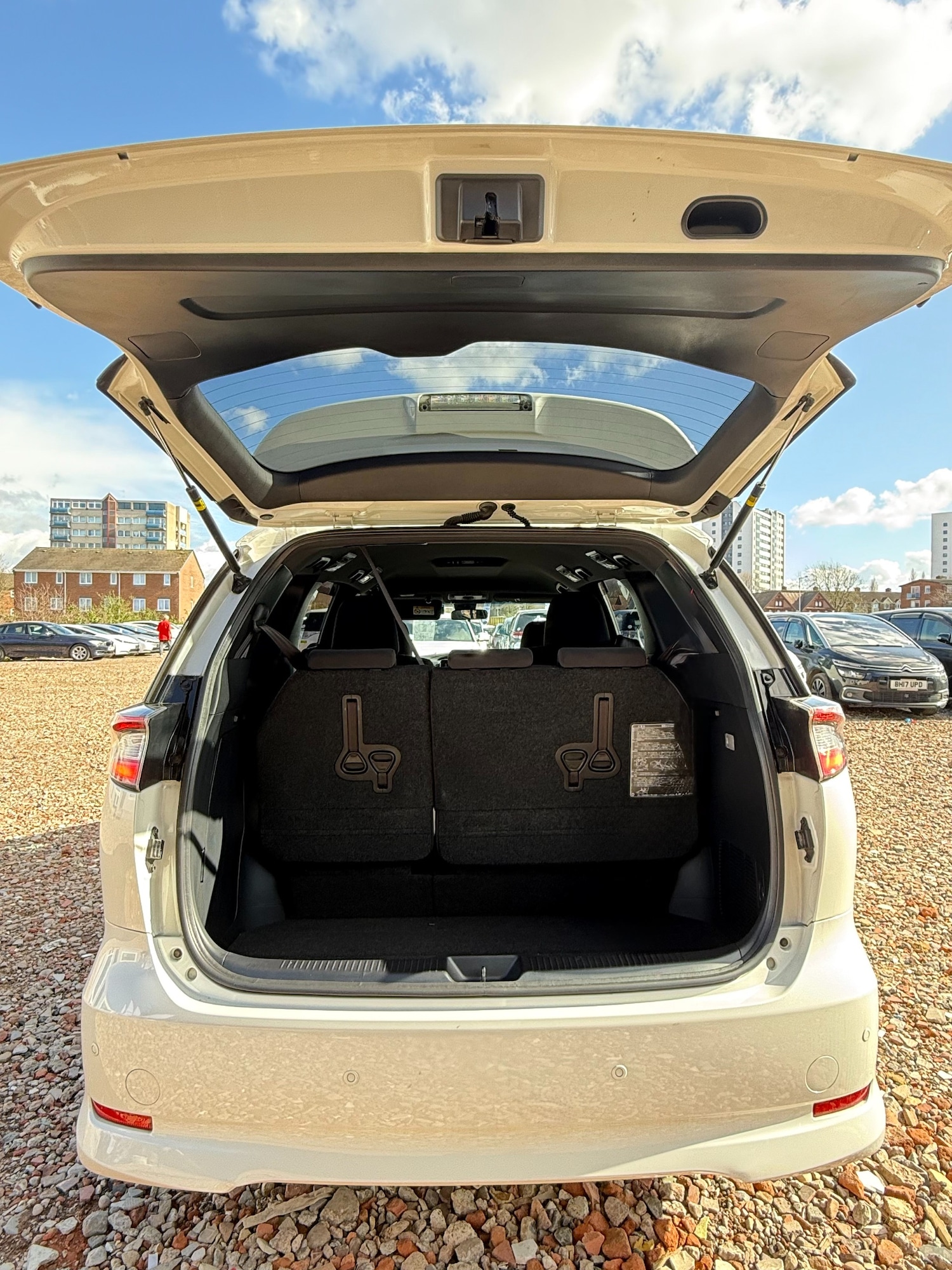 Used Toyota Estima 2026 for sale - 78011429: Photo 16