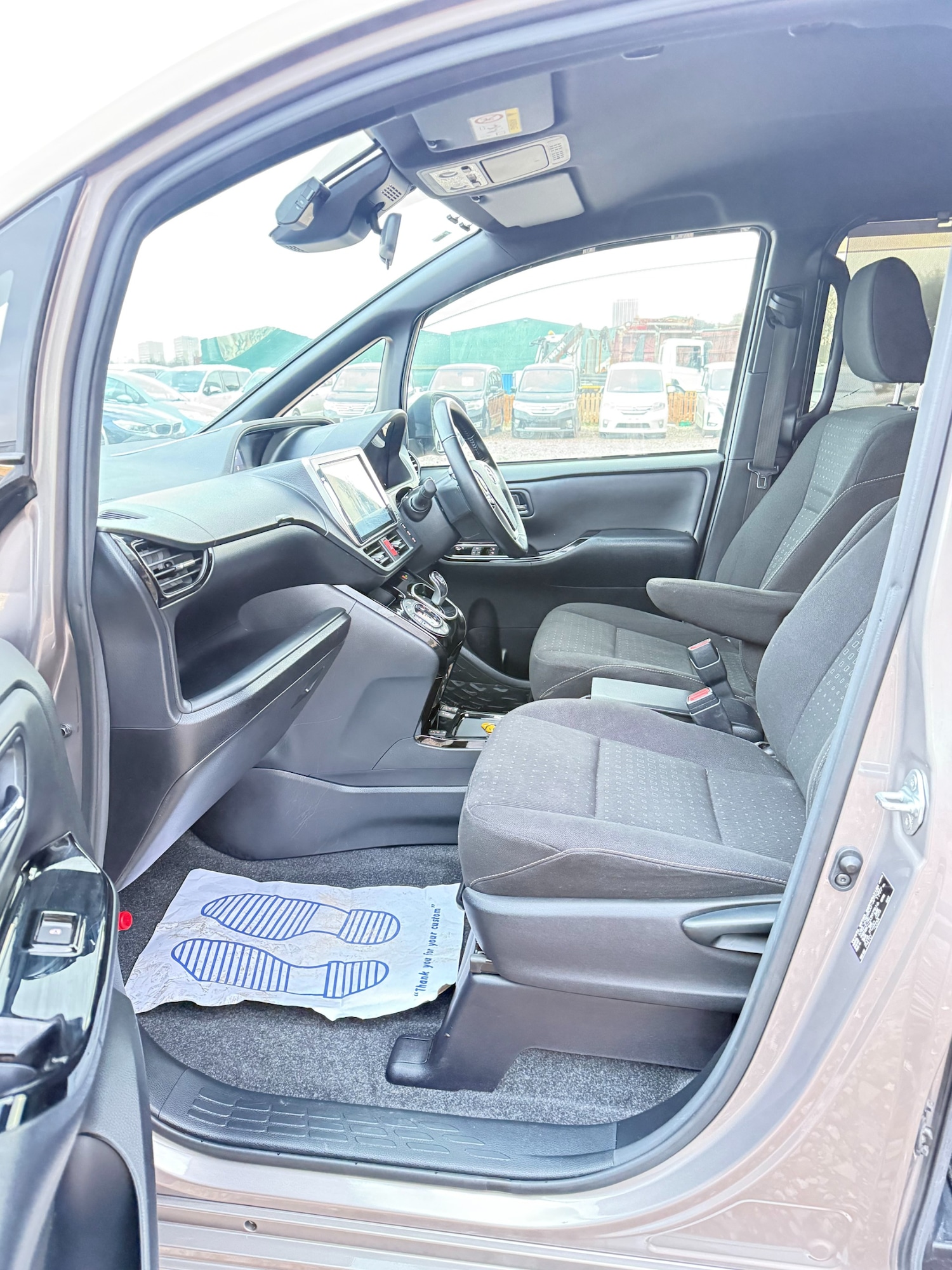 Used Toyota Noah 2019 for sale - 77687328: Photo 10