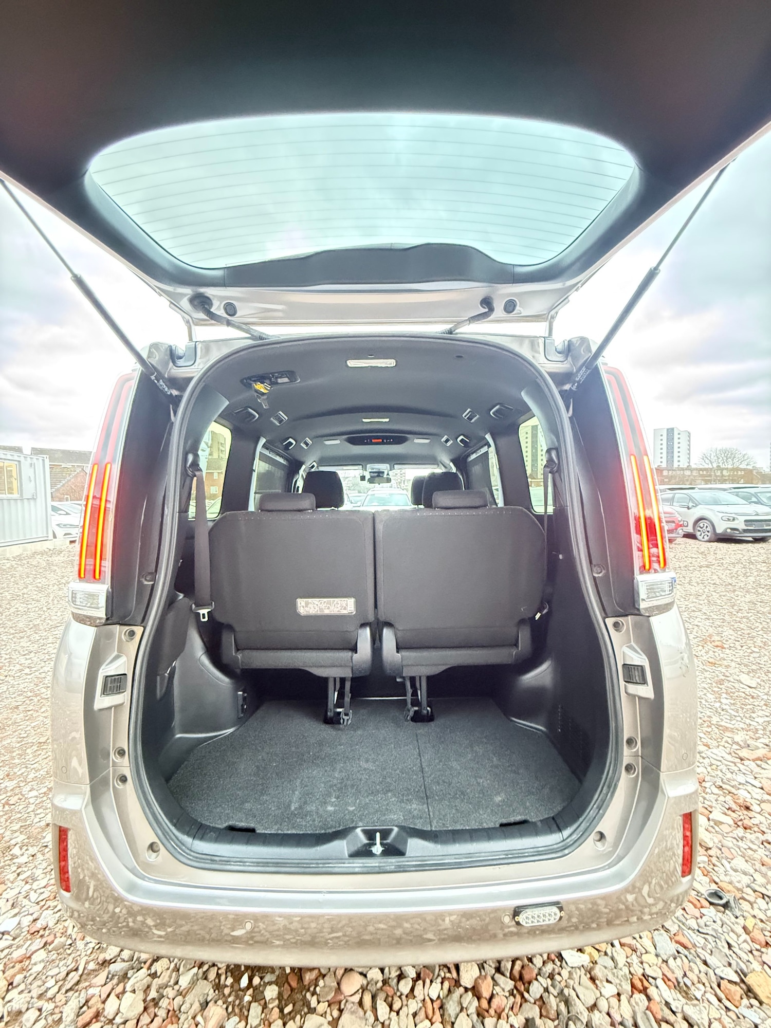 Used Toyota Noah 2019 for sale - 77687328: Photo 15