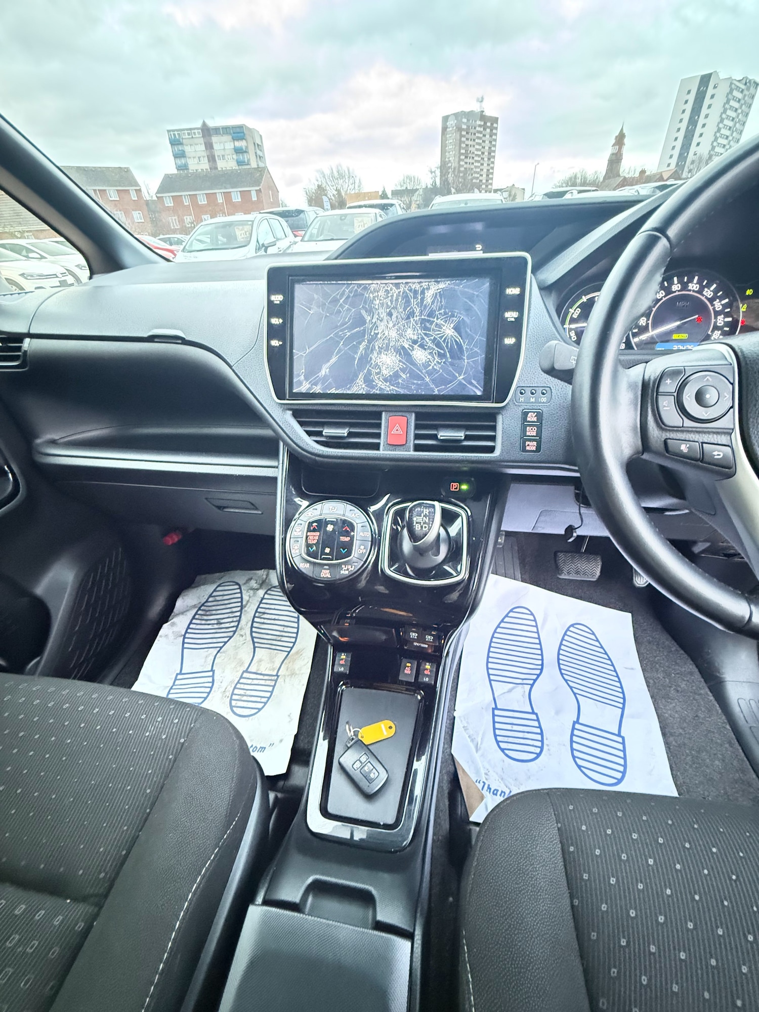 Used Toyota Noah 2019 for sale - 77687328: Photo 17