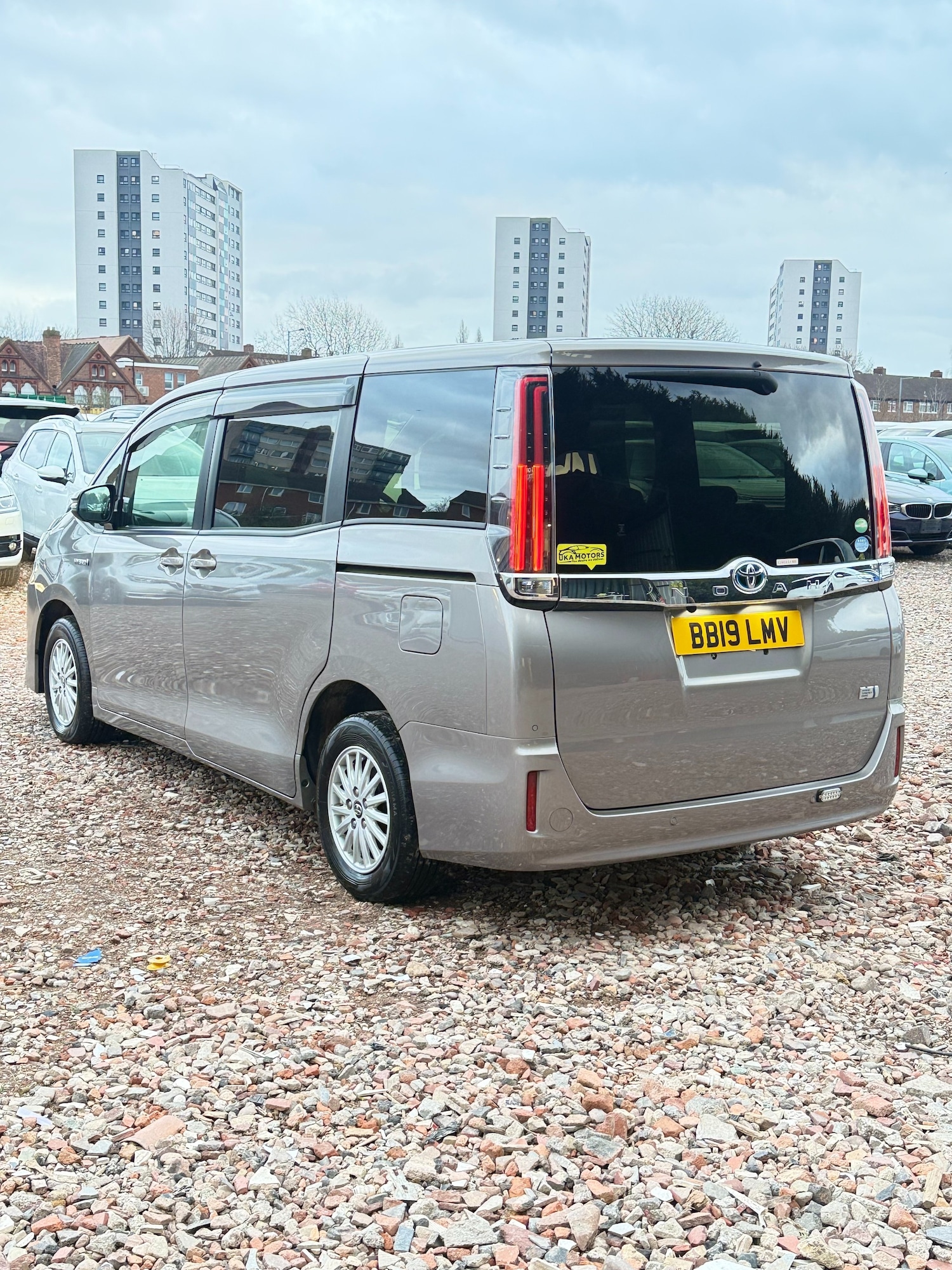Used Toyota Noah 2019 for sale - 77687328: Photo 4