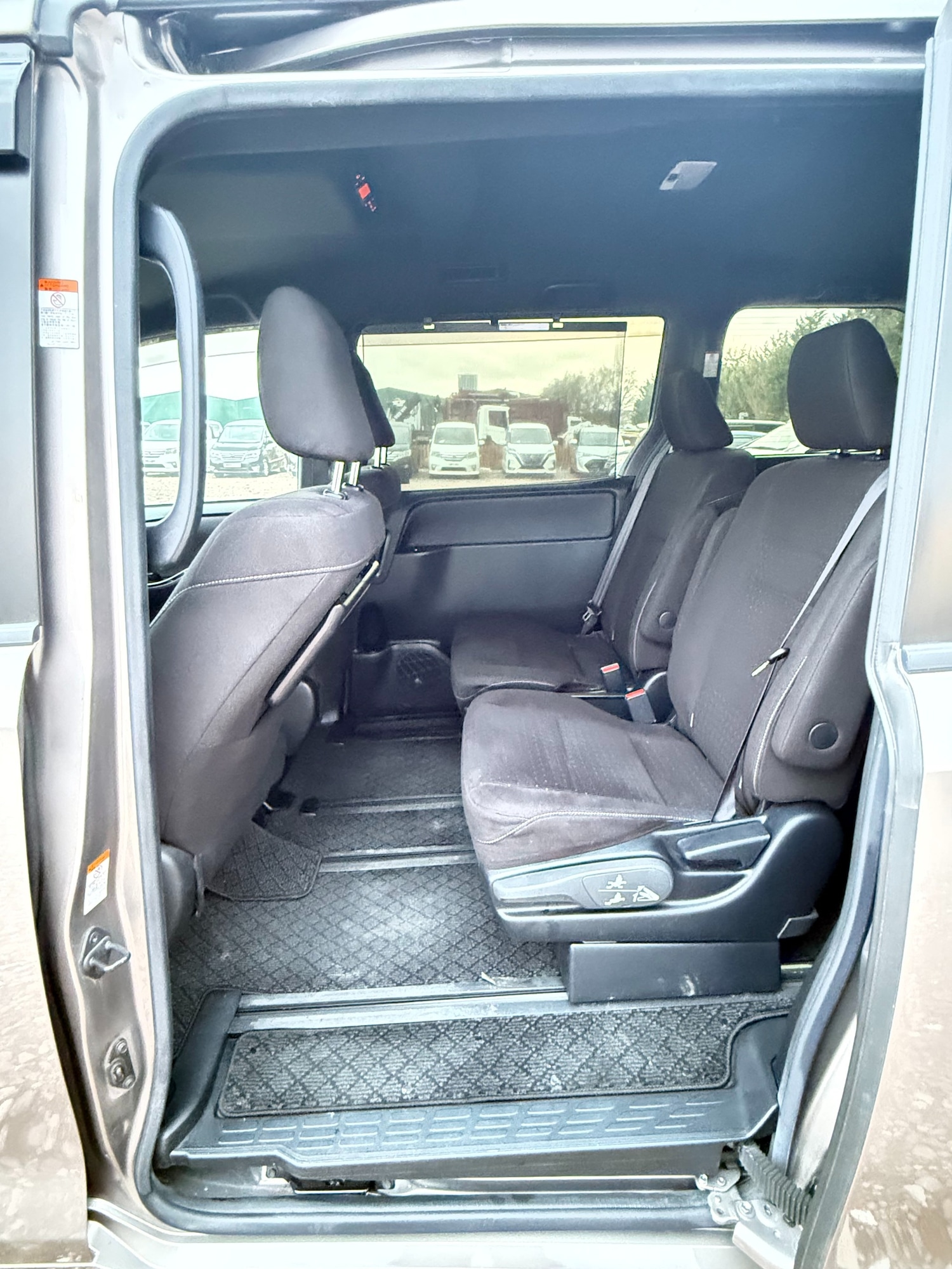 Used Toyota Noah 2019 for sale - 77687328: Photo 8