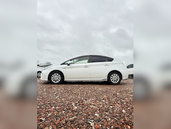 Used Toyota Prius 2014 for sale - 77171115: Photo