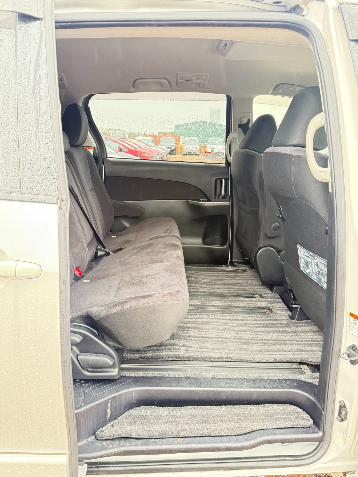 Used Toyota Estima 2016 for sale - 77170809: Photo 9