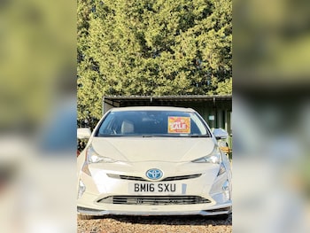 2025 (16) - Automatic 5-Door