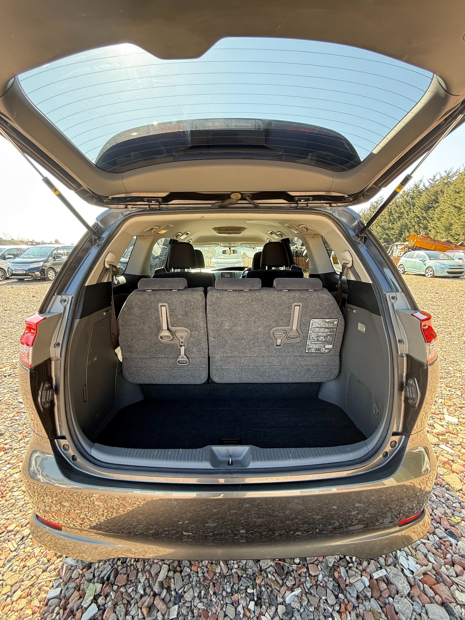 Used Toyota Estima 2026 for sale - 78010884: Photo 15