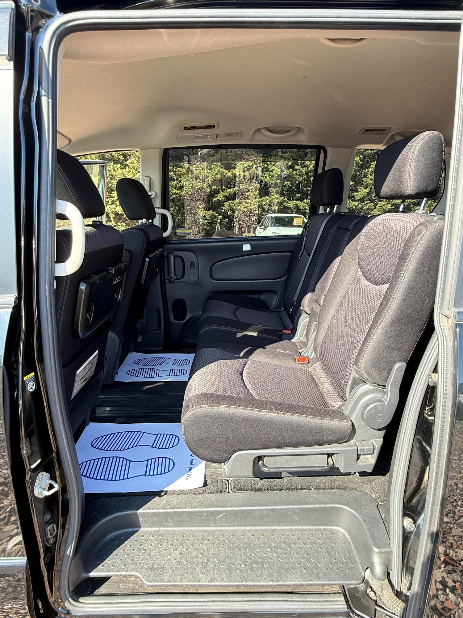 Used Nissan Serena 2013 for sale - 78010666: Photo 12