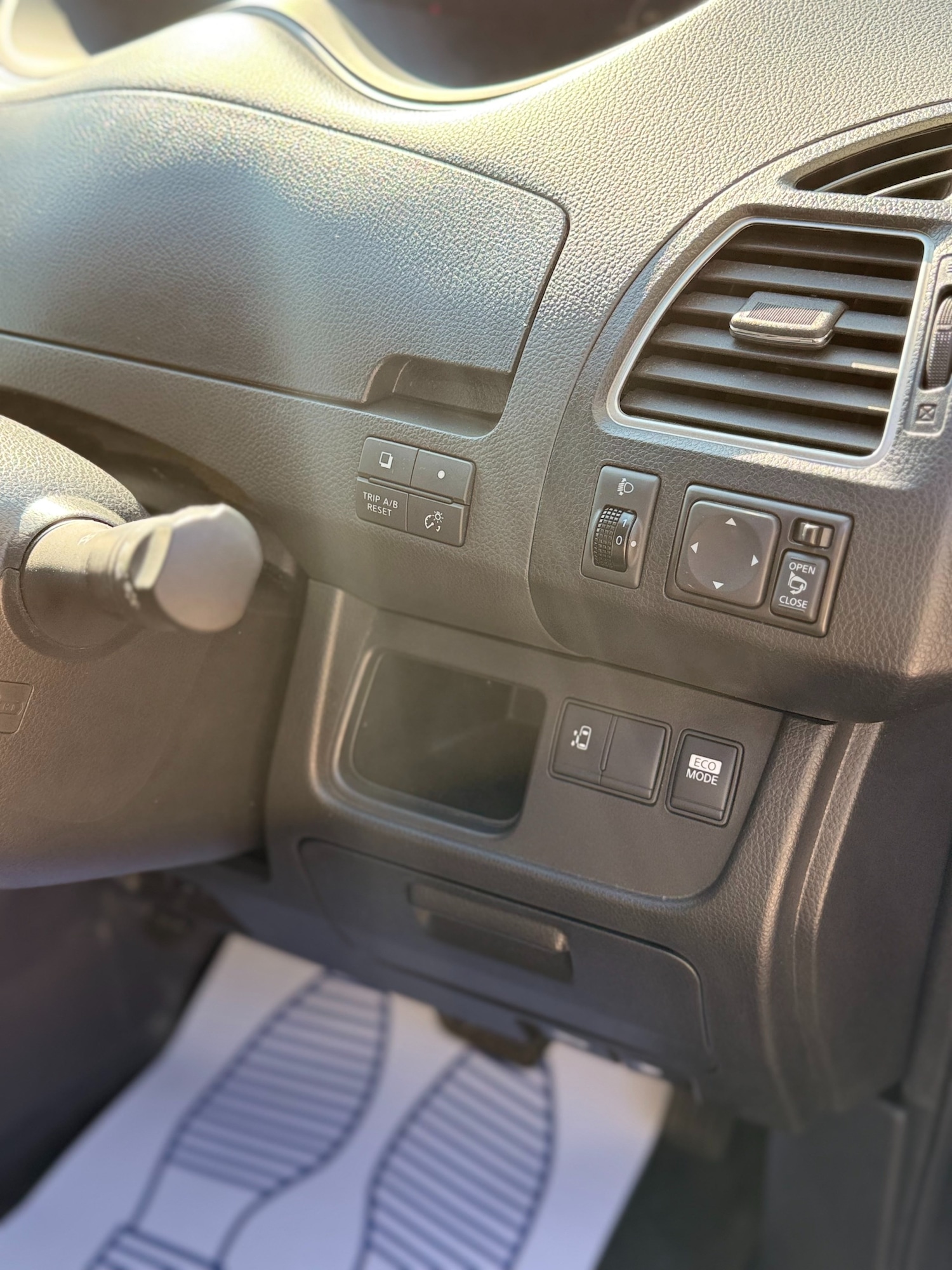 Used Nissan Serena 2013 for sale - 78010666: Photo 22