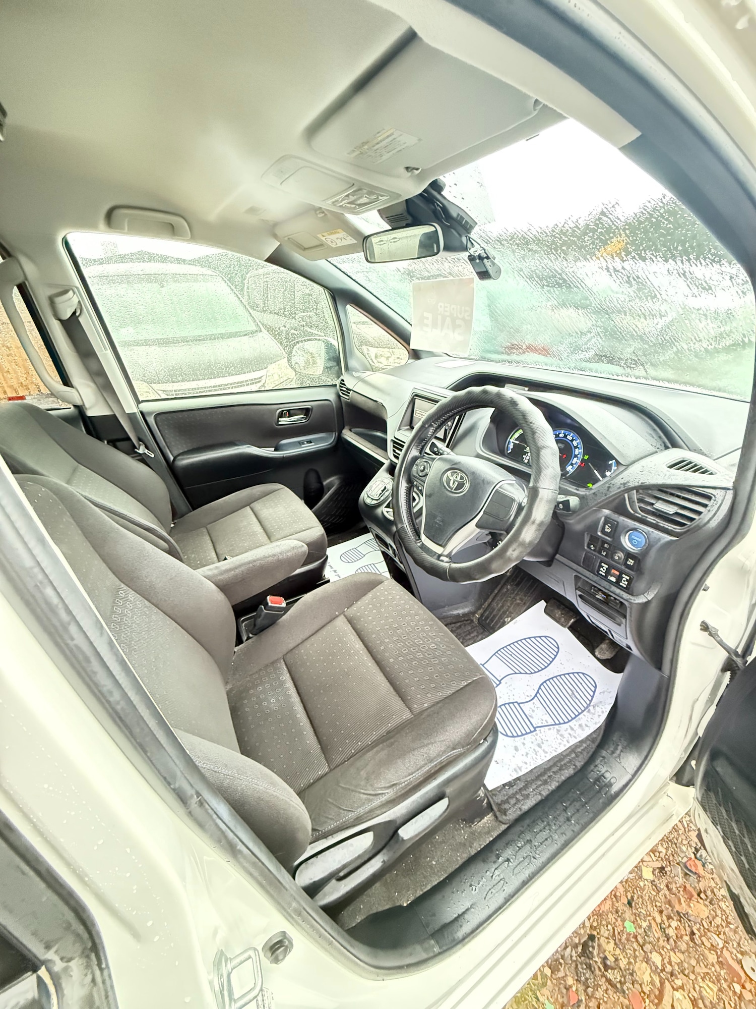 Used Toyota Voxy 2016 for sale - 77195002: Photo 13